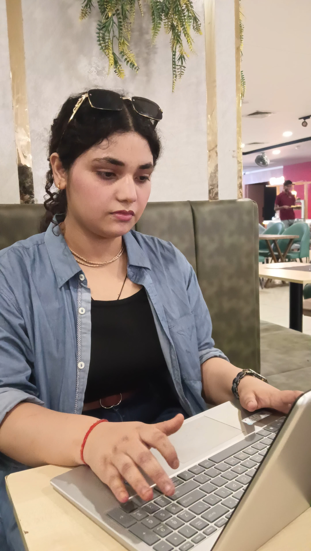Divyanshi — Icon Divyanshi
